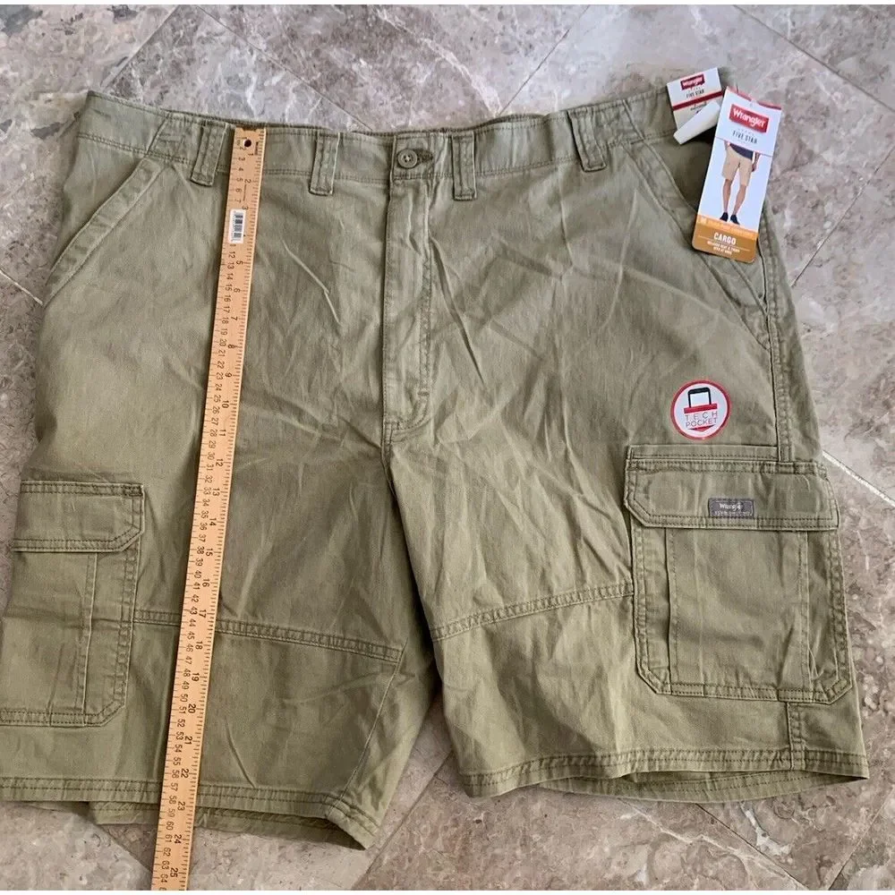Men's Wrangler Cargo Shorts w/ Stretch Khaki Relaxed Fit Tech Pocket 10